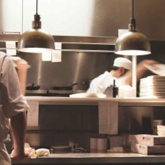 Trousse de secours obligatoire restaurant : que dit la loi ?