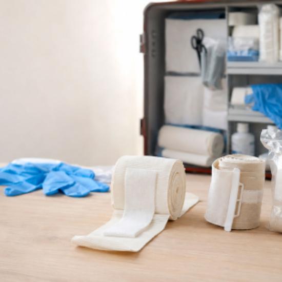 Pansement compressif, pansement israélien ou coussin hémostatique : lequel choisir ?