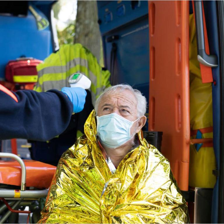 Comment utiliser une couverture de survie : guide pratique