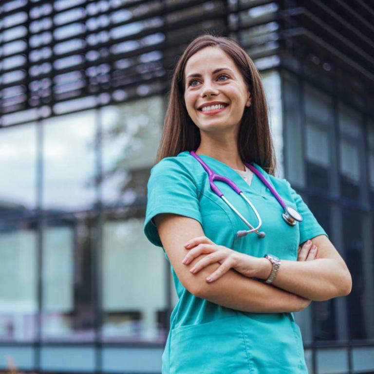 Tenue médicale : entre hygiène, confort et sécurité, un équilibre à trouver