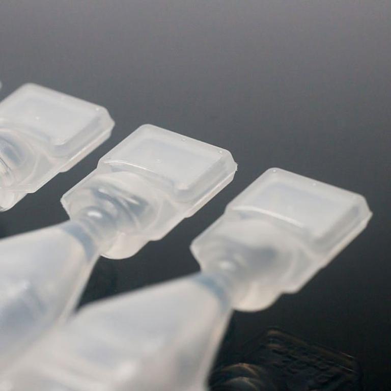 Sérum physiologique périmé : risques et précautions à prendre