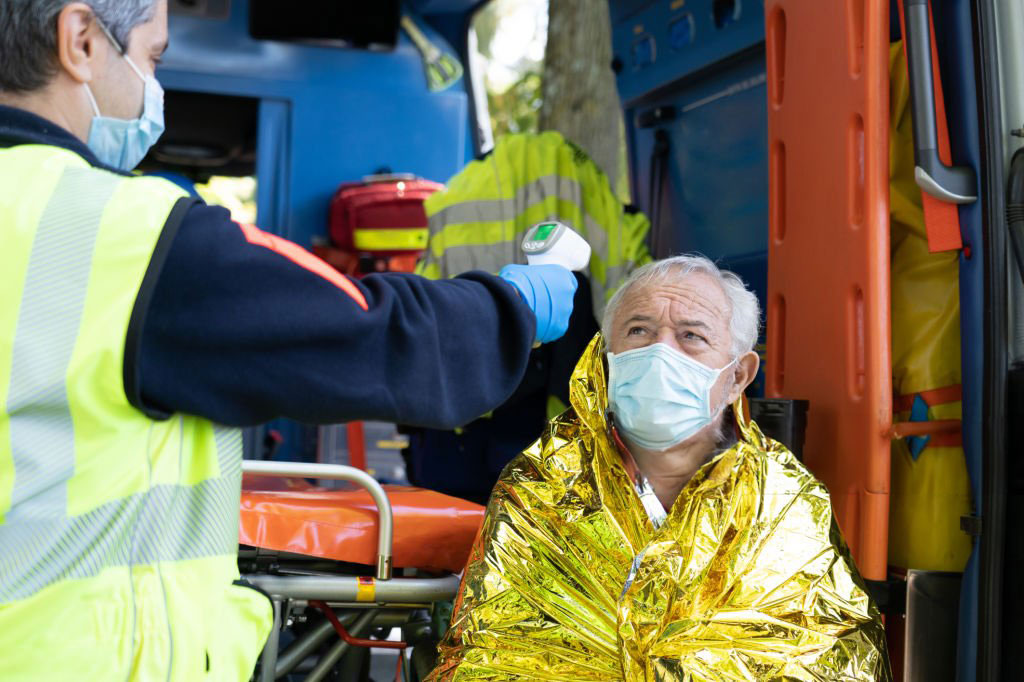 Comment utiliser une couverture de survie : guide pratique